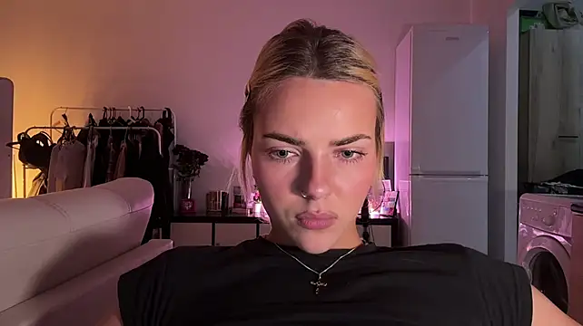 ChristelDuncombe - topless photo in PM (Last tip)
