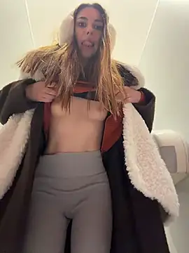 AmelieCrystal - show u my pussy too >_<