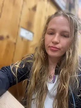 Feedeegeorgie - Squirt againnn💦😈🎁4LT