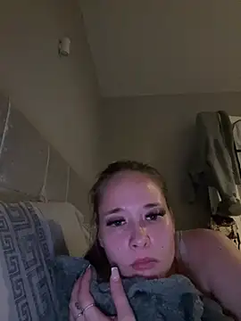 Poppylooloo - Spread legs slap pussy