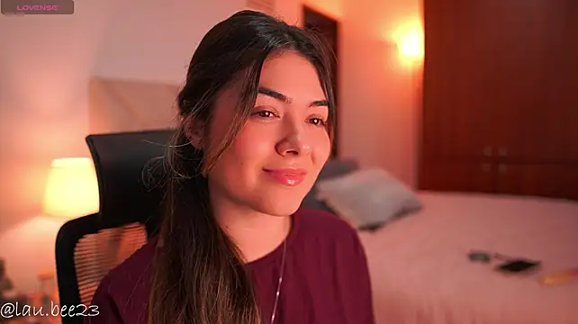 Lau_Bee - wet me that make me move