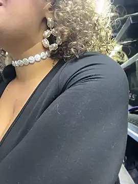 Katti_Barrera - Flash tits+spank ass 😈