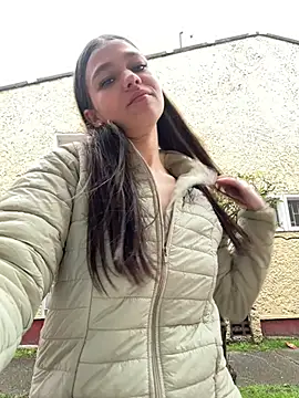 Alyshanon18 - BOOBS OUT😱💦