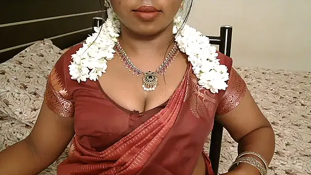 Dhiyapink - nude shoow