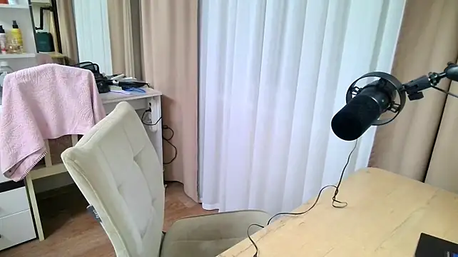 NeomiMckillip - make my skirt a bit lower