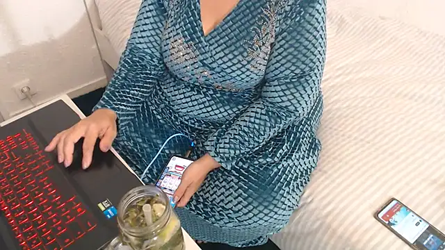 Alejandraxxz - J'ENLEVE MA GANDORA !!!!