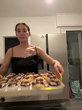 Emi_RoseMaus - 😈Show my boobs 1 min 🔥