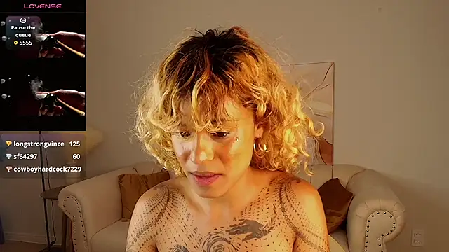Trixie_June - take off my top + massage boobs
