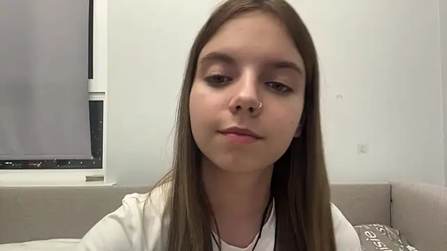 LisaPorse - show feet + cute wink