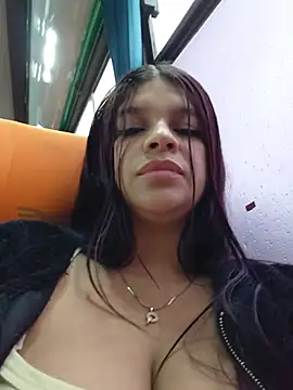 Layla-daring - My friend rubs my nipples