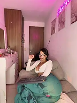 DulceLenns - Undress me and plugass(lastipvideo)