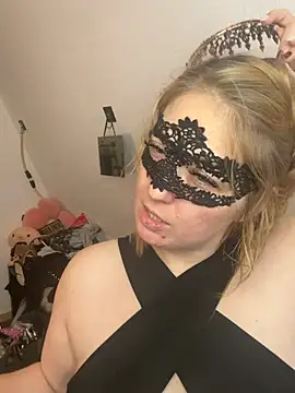 -CurvySecret- - 🍒Spit on my Boobs
