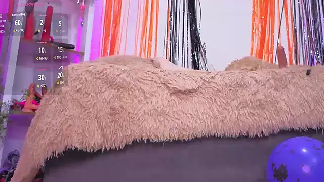Louise_nails - three fingers inside my pussy + cum