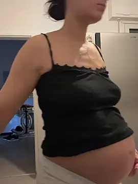 Emi_RoseMaus - 😈Show my boobs 1 min 🔥