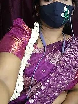 Naughty_Shilpa_Tamil - Boobs oil show