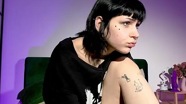Ashley_Alt - topless