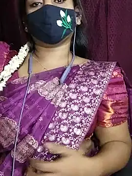 Naughty_Shilpa_Tamil - Boobs oil show