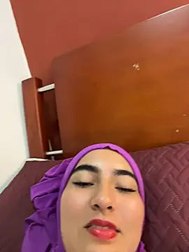 Malika_Noor - Zoom + bounce✨