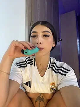 BadLilAngelXXX - CREAMY PUSSY CLOSE UP IN PUBLIC 💦