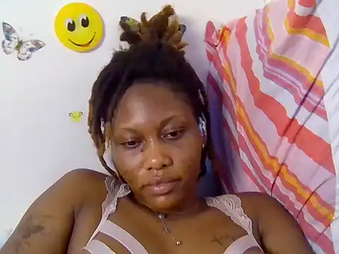 Missprettydoll - show pussy