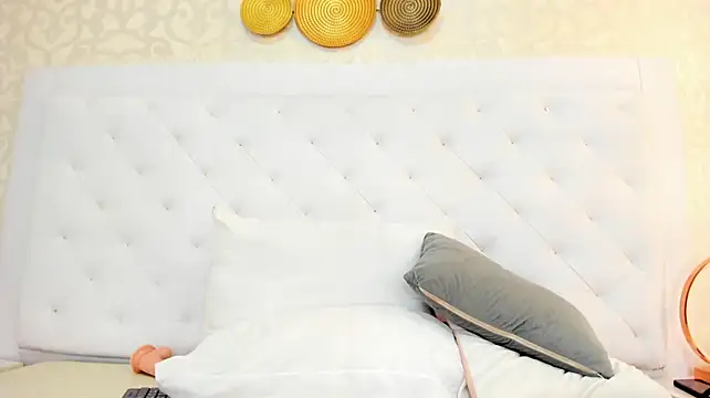 Lilith_10_ - Show titis + bouncing tits