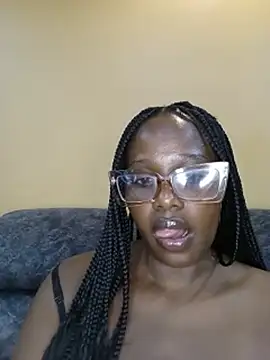 Cherrybabes - Last tipper gets a free whatsapp call