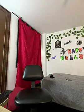 MiaCollinssx - 🔥Oil on ass + Ass Spread🔥