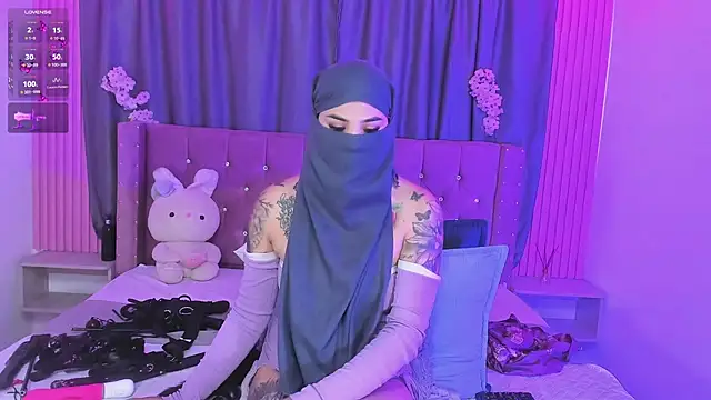 Nayla-Mouna - play ass spank ass