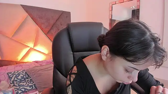 SaskiaGrendel - Explicit face sitting