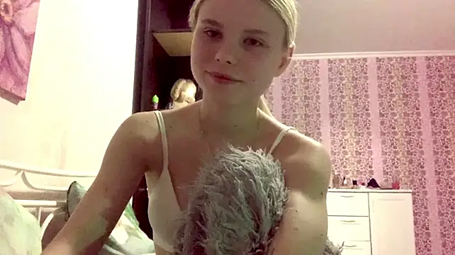 EdwinaDespres - Play with my dildo