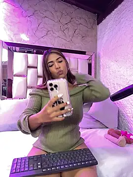 Sofiaa_evanss_ - Naked pussy finguering