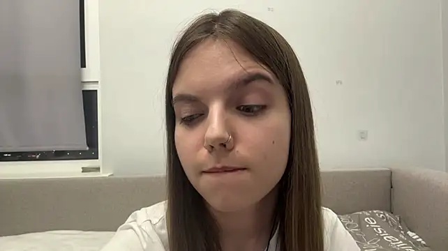 LisaPorse - show feet + cute wink