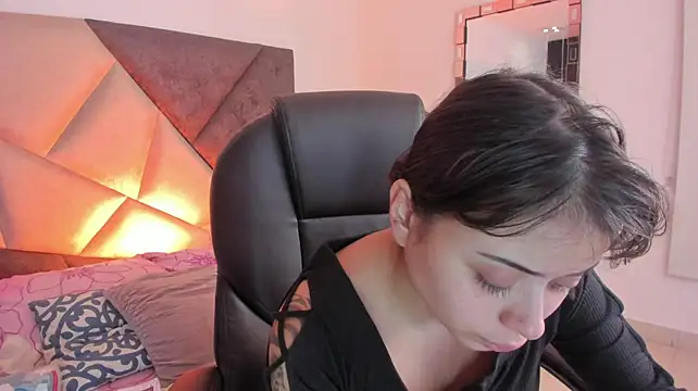 SaskiaGrendel - Explicit face sitting