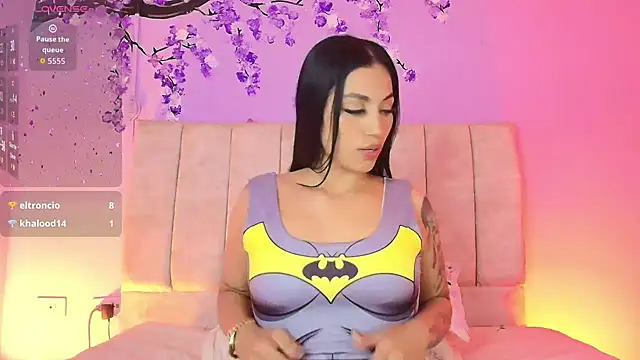 GabiHills - Cameltoe whit open legs❤️‍🔥