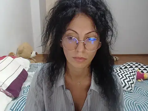 Emmatoo - show pussy