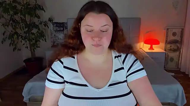 PolinaSalvatore - show boobs