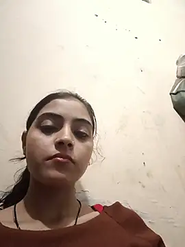 Nandundi - Show pussy in public