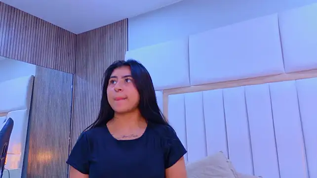 ScarletJons - Seduce you with my legs 🔥