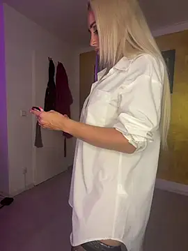 LunaSky_Official - Get naked 10 min+ pic