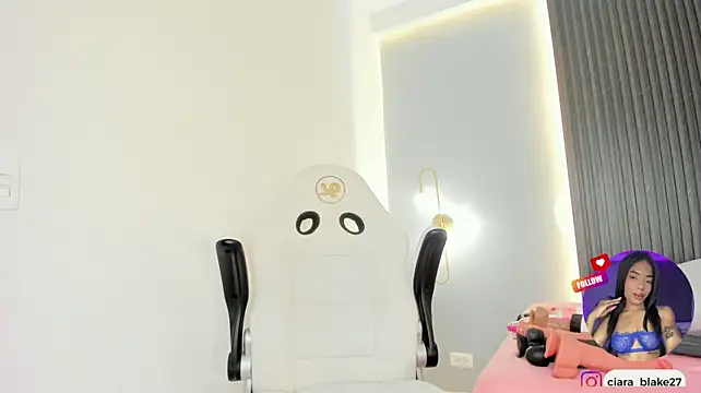 Ciara_blake - 🔥Finger my sweet pussy