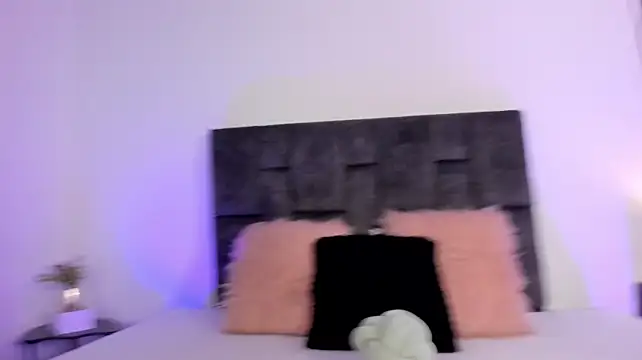 Maylin_Garcia - show tits