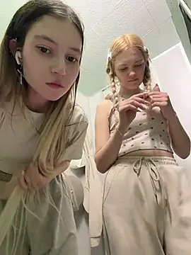 Elsawhere - Elsa squeeze Nancy's ass in panties!