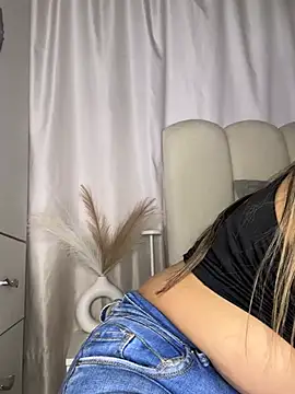 ChloeSaint_ - Drops of milk 🔫💦
