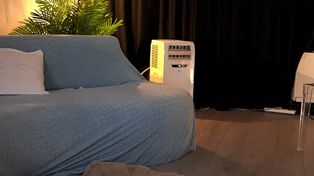 LisaLorenz - boobs play