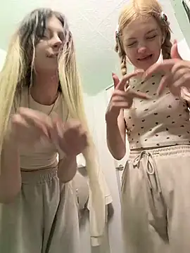 Elsawhere - Elsa show ur panties around!