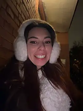 AmelieCrystal - slide my fingers inside my wet pussy >_<
