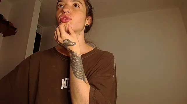 Sara_lee01 - Sensual dance + close-up teasing