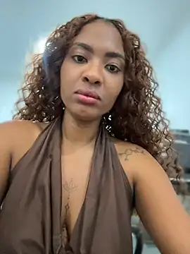 Angel_preta - Siririca na frente do primo