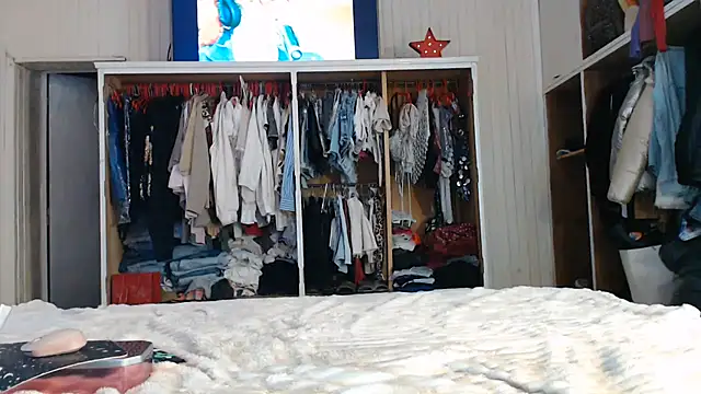 Mickyta - Me meto al baño desnuda