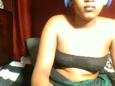 Jiggle_assie - hot and sexy strap on show